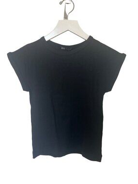 Zara Ribbed Fitted Semi Cropped Black Tee